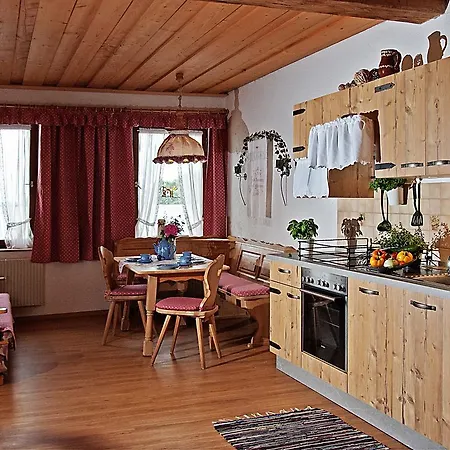 Bauernhof Berndlhof * Obing